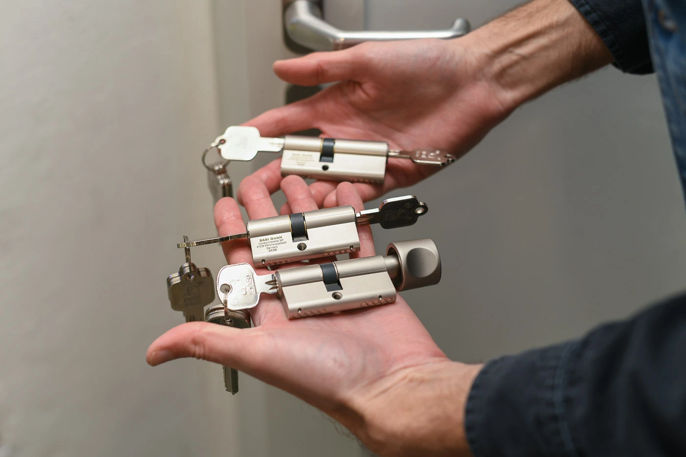 Verschiedene Schließzylinder: Eine Auswahl an Sicherheitszylindern für den Einbruchschutz, angeboten von MT Schlossheld.